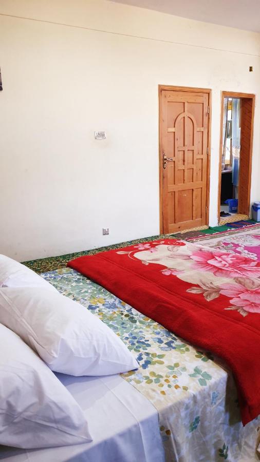 Hikal Guest House Karimabad  Buitenkant foto