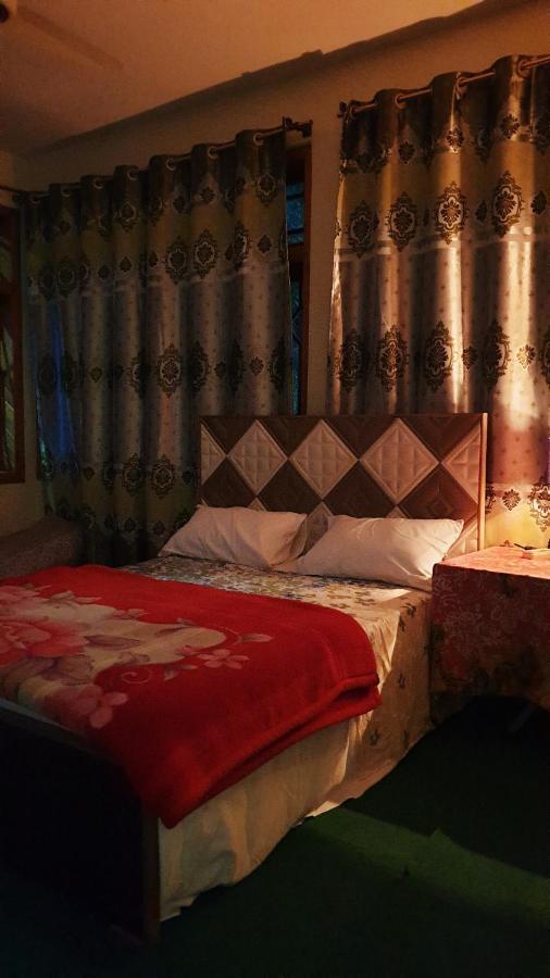 Hikal Guest House Karimabad  Buitenkant foto
