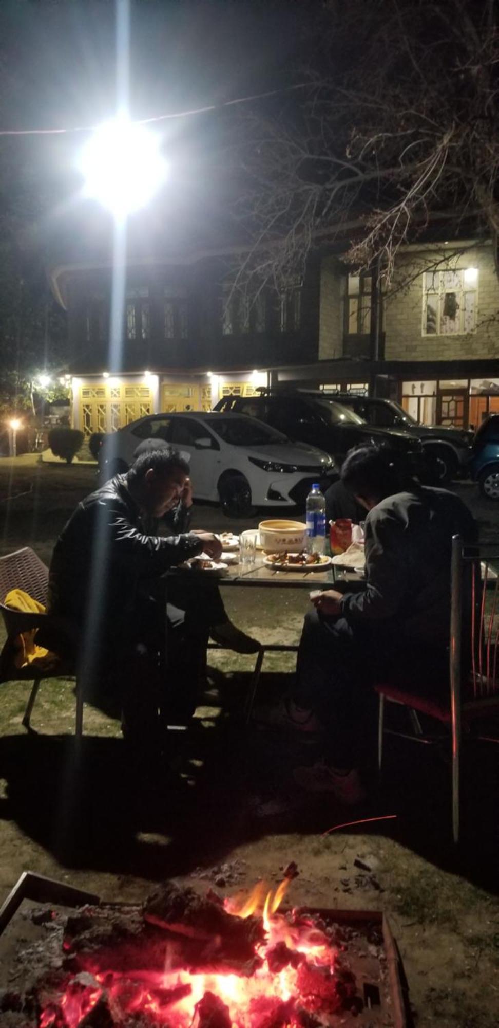 Hikal Guest House Karimabad  Buitenkant foto