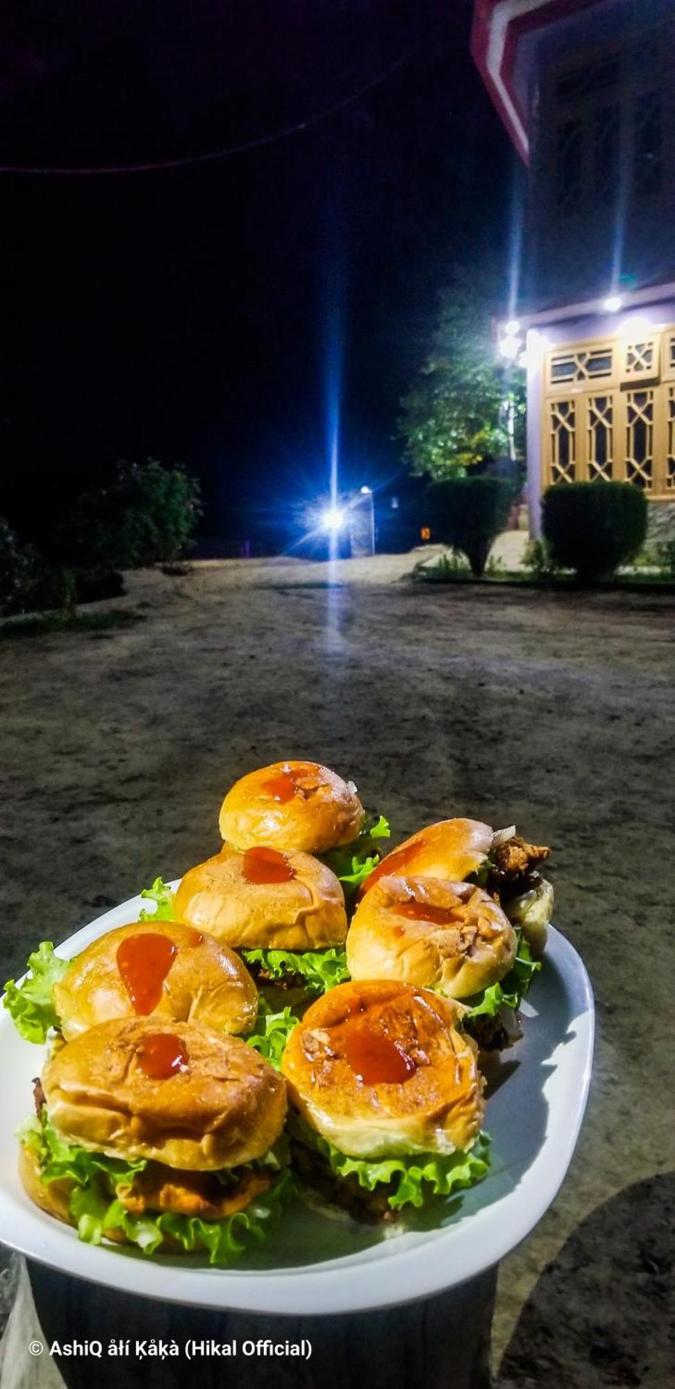 Hikal Guest House Karimabad  Buitenkant foto