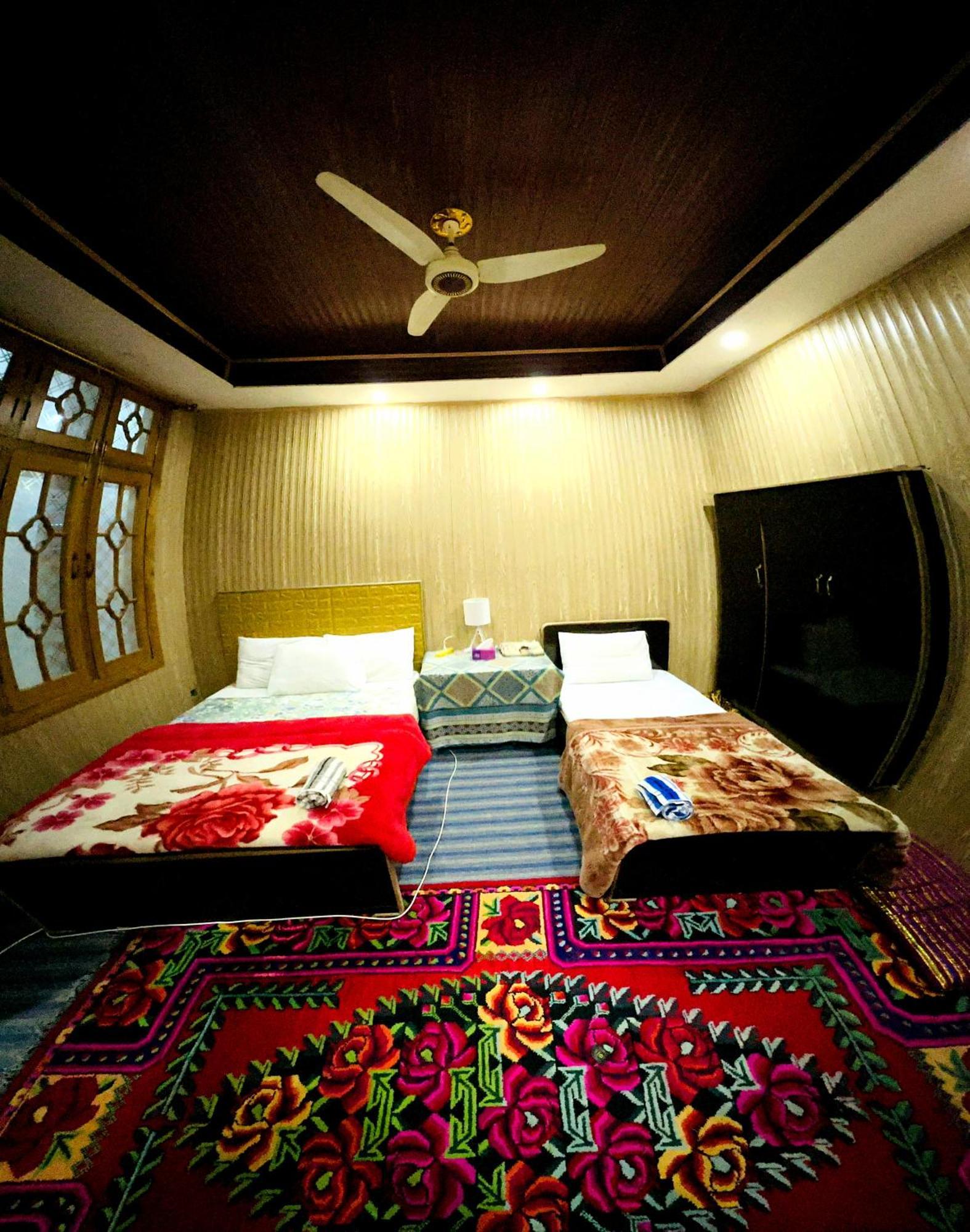 Hikal Guest House Karimabad  Buitenkant foto