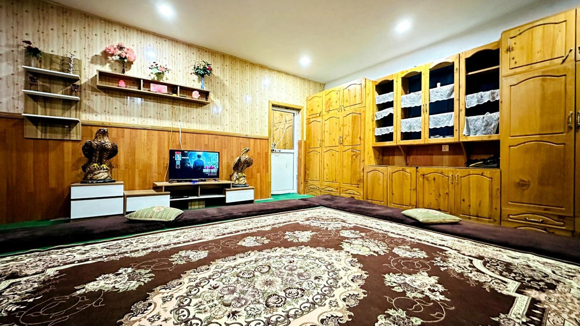 Hikal Guest House Karimabad  Buitenkant foto