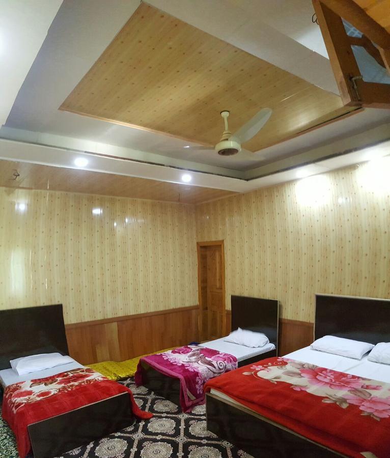 Hikal Guest House Karimabad  Buitenkant foto